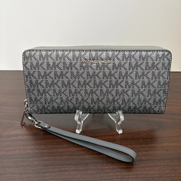 Michael Kors Handbags - Michael Kors Jet Set Travel Large Continental Wallet Wristlet MK Signature Grey